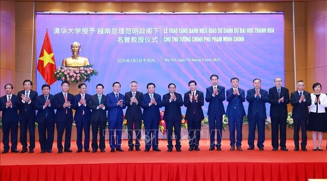 Thủ tướng Phạm Minh Chính nhận danh hiệu “Giáo sư danh dự" Đại học Thanh Hoa