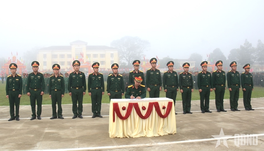 Trung tướng Trương Thiên Tô dự Lễ ra quân huấn luyện năm 2025 tại Trung đoàn 143