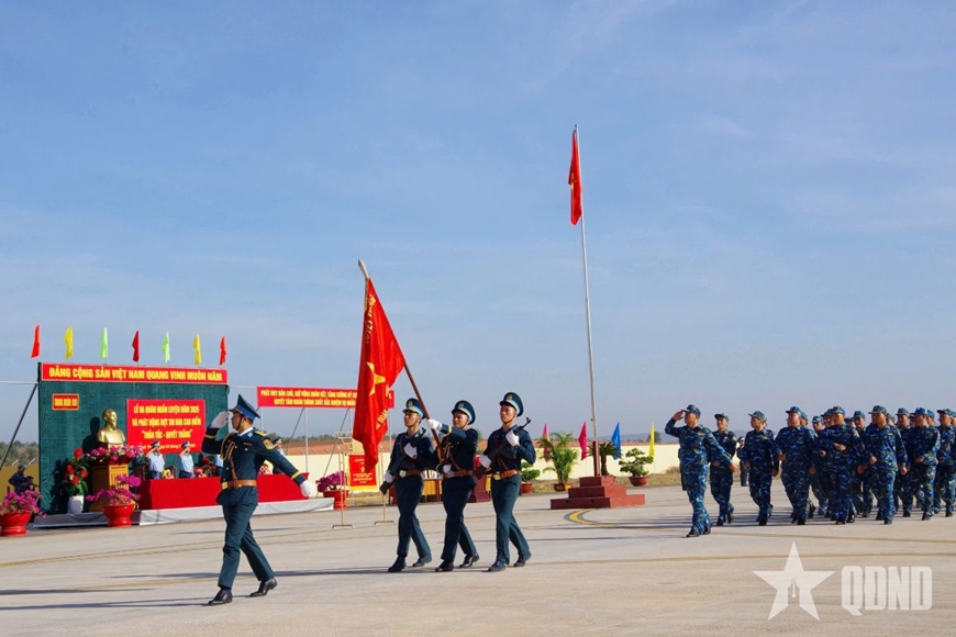 Trường Sĩ quan Không quân tổ chức Lễ ra quân huấn luyện năm 2025