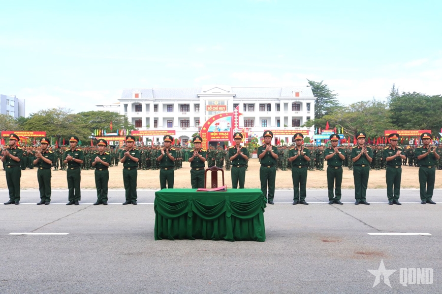 Thượng tướng Phùng Sĩ Tấn dự Lễ ra quân huấn luyện tại Lữ đoàn Đặc công nước 5