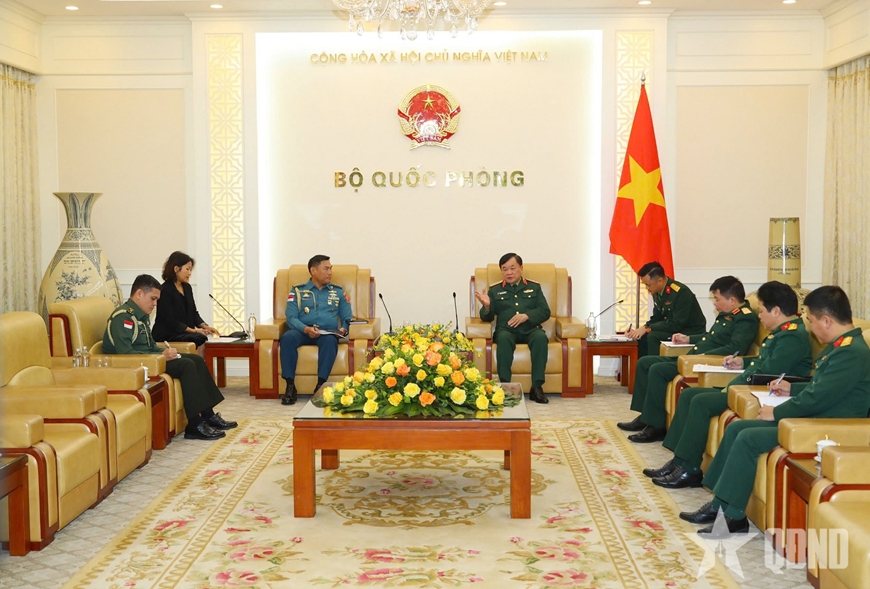 Thượng tướng Hoàng Xuân Chiến tiếp Tùy viên Quốc phòng Indonesia tại Việt Nam