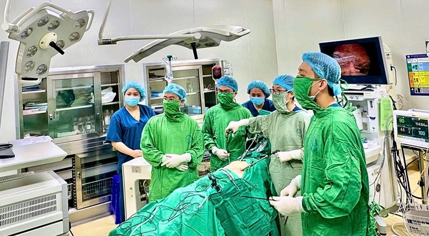 Bệnh viện Phụ sản Trung ương giành lại sự sống cho bệnh nhân sốc mất máu do vỡ khối thai ngoài tử cung