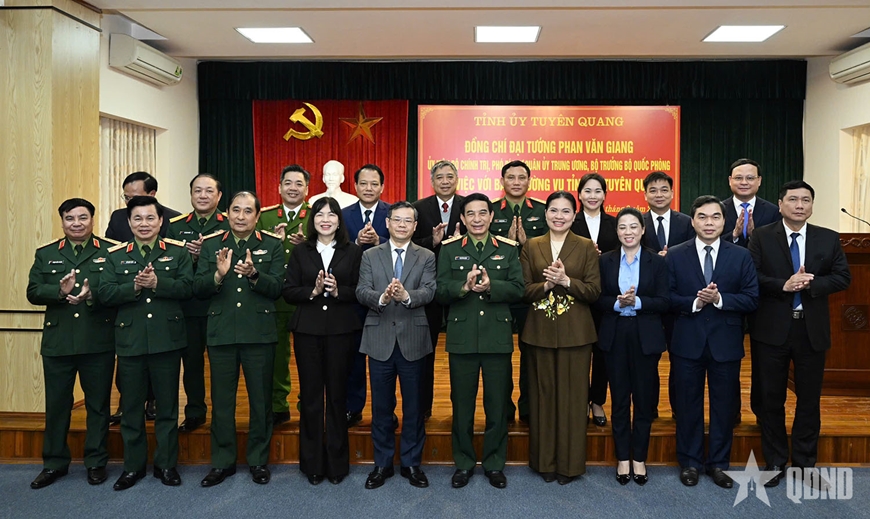 Đại tướng Phan Văn Giang làm việc với Ban Thường vụ Tỉnh ủy Tuyên Quang