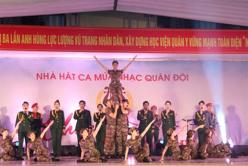 Nhà hát Ca múa nhạc Quân đội biểu diễn tri ân các thầy cô giáo Học viện Quân y