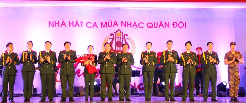 Nhà hát Ca múa nhạc Quân đội biểu diễn tri ân các thầy cô giáo Học viện Quân y