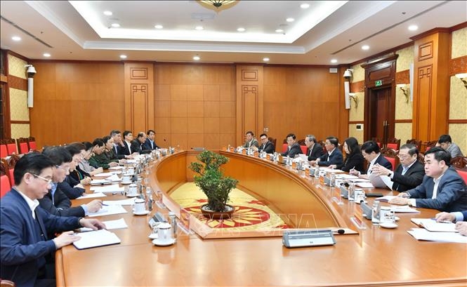 Thường trực Ban Bí thư Trần Cẩm Tú chủ trì giao ban với các ban đảng, 4 văn phòng, các đảng ủy, cơ quan, đoàn thể Trung ương