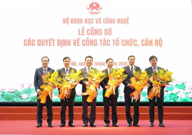 Bộ Khoa học và Công nghệ công bố các quyết định về tổ chức, cán bộ sau hợp nhất