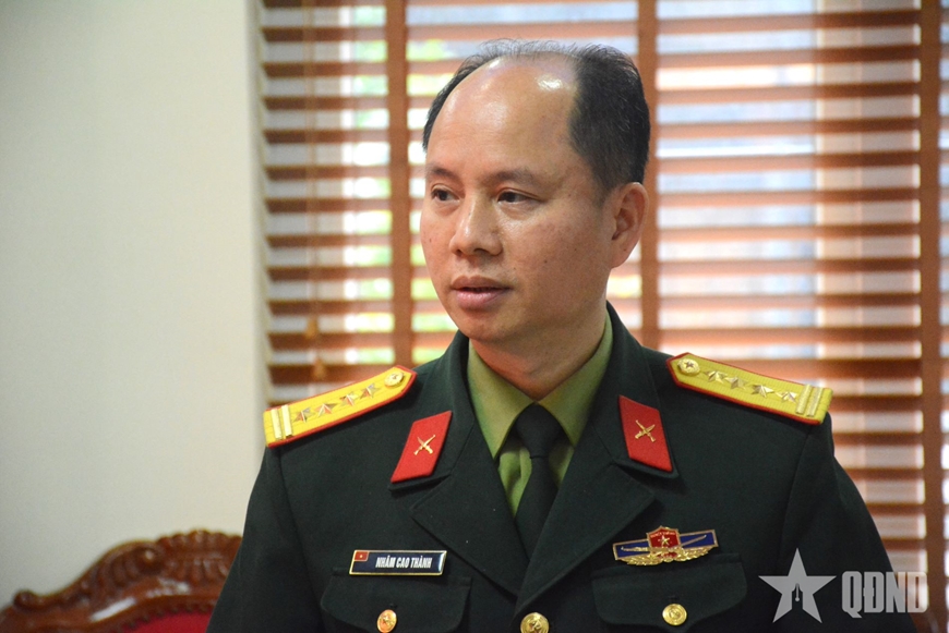 Bàn giao chức trách, nhiệm vụ Tổng biên tập Tạp chí Quốc phòng toàn dân