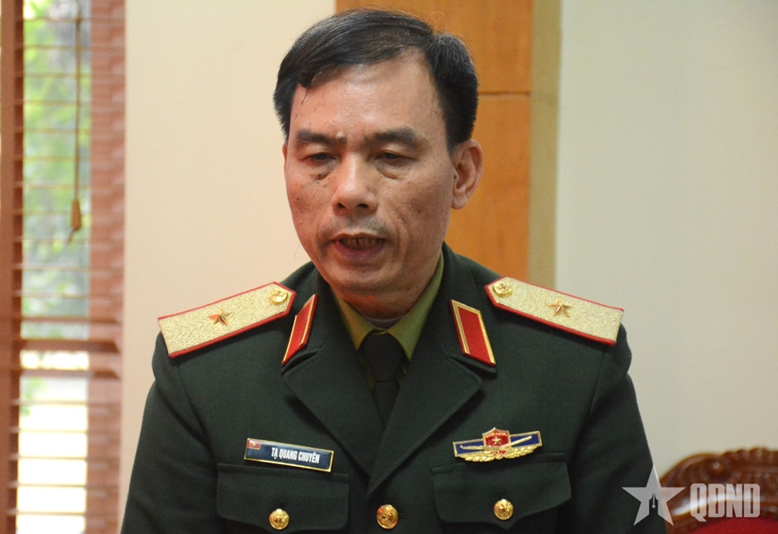 Bàn giao chức trách, nhiệm vụ Tổng biên tập Tạp chí Quốc phòng toàn dân