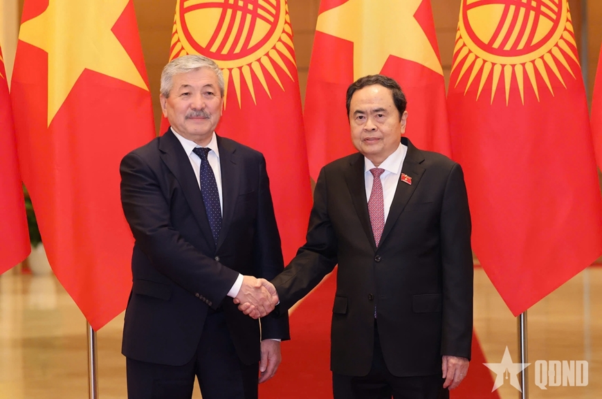 Chủ tịch Quốc hội Trần Thanh Mẫn hội kiến Thủ tướng Cộng hòa Kyrgyzstan Adylbek Kasymaliev