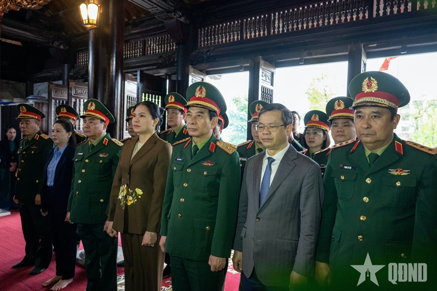 Đại tướng Phan Văn Giang làm việc với Ban Thường vụ Tỉnh ủy Tuyên Quang