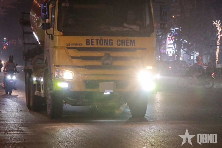 Hà Nội: Tăng cường xử lý ô tô lắp thêm đèn siêu sáng