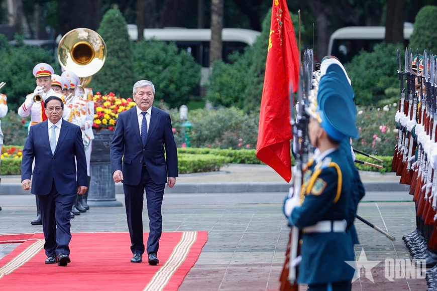 Thủ tướng Phạm Minh Chính chủ trì lễ đón Thủ tướng Kyrgyzstan