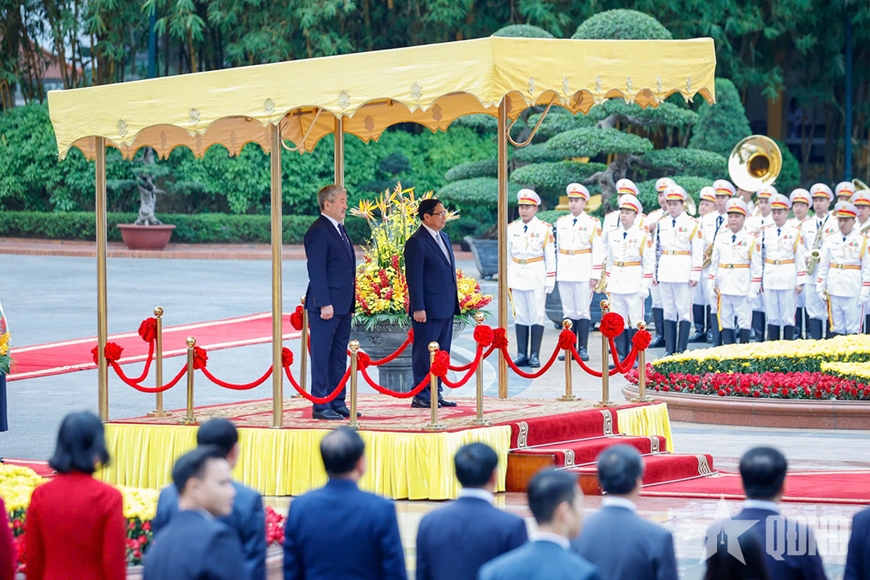 Thủ tướng Phạm Minh Chính chủ trì lễ đón Thủ tướng Kyrgyzstan
