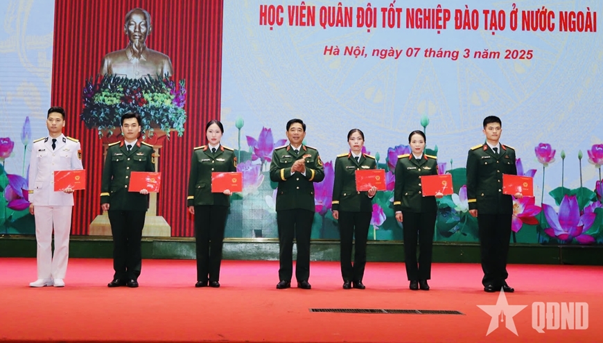 Trường Sĩ quan Lục quân 1 tổ chức lễ tốt nghiệp khóa 22