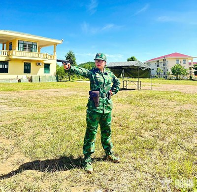 Nữ nhân viên tài chính có "tài" bắn súng giỏi