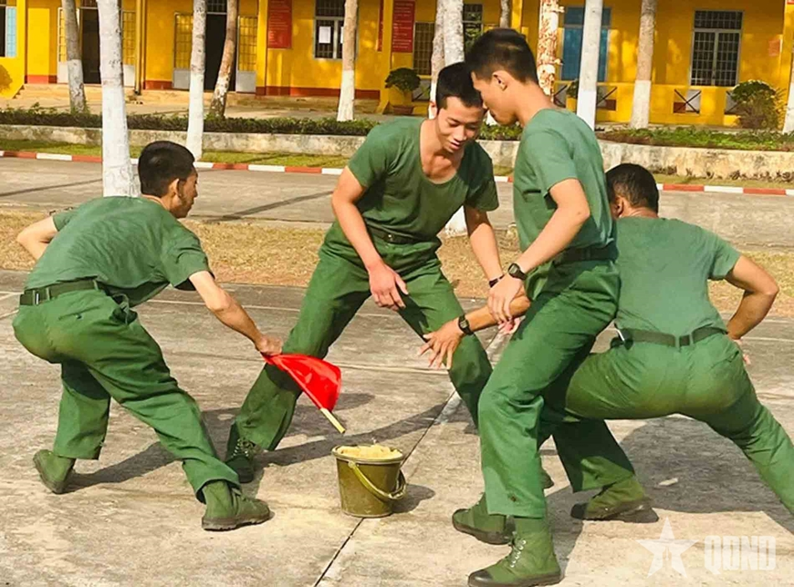 Đa dạng hoạt động ngày nghỉ, giờ nghỉ của chiến sĩ mới Bộ CHQS tỉnh Bình Phước
