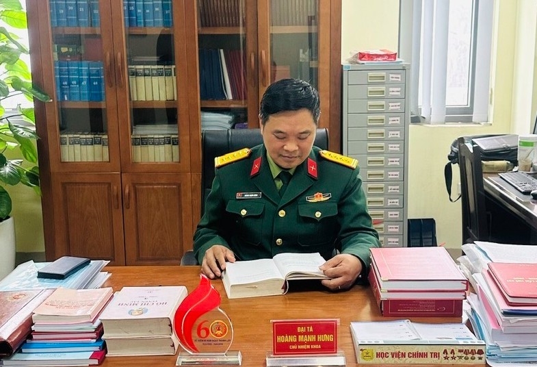 Một người thầy tâm huyết, tận tụy