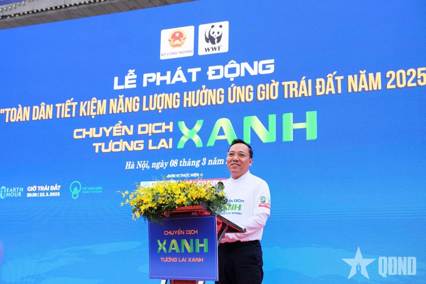 Thứ trưởng Bộ Công Thương Nguyễn Hoàng Long phát biểu tại buổi lễ.