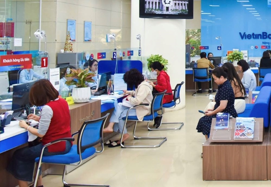Ổn định lãi suất để thúc đẩy tăng trưởng tín dụng