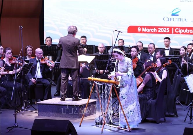 Tổng Bí thư Tô Lâm và Phu nhân dự Lễ hòa nhạc kỷ niệm 70 năm thiết lập quan hệ ngoại giao Việt Nam-Indonesia
