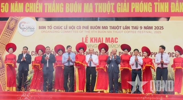 Đắk Lắk khai mạc Hội chợ triển lãm chuyên ngành cà phê và sản phẩm OCOP