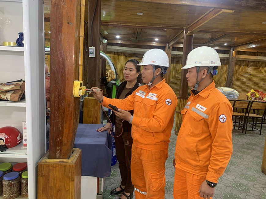 Tiết kiệm điện: Cần chế tài mạnh hơn