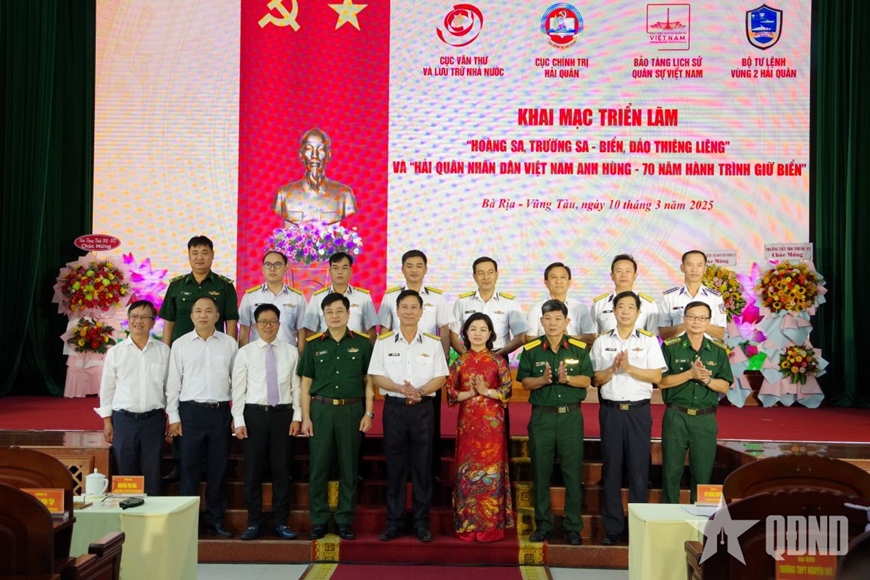 Triển lãm "Hoàng Sa, Trường Sa - Biển, đảo thiêng liêng"