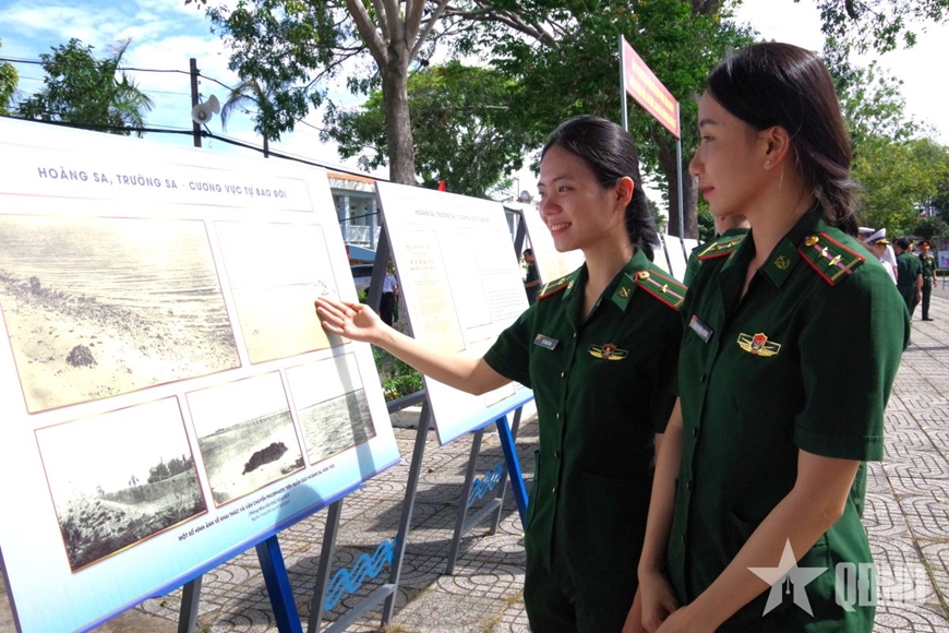 Triển lãm "Hoàng Sa, Trường Sa - Biển, đảo thiêng liêng"