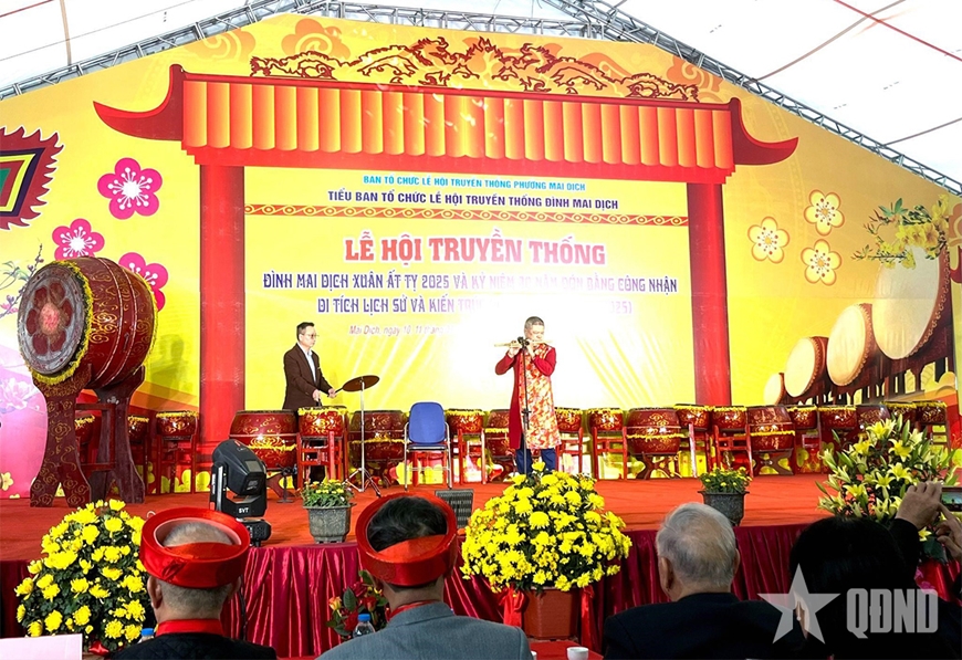 Khai mạc lễ hội truyền thống Đình Mai Dịch 2025
