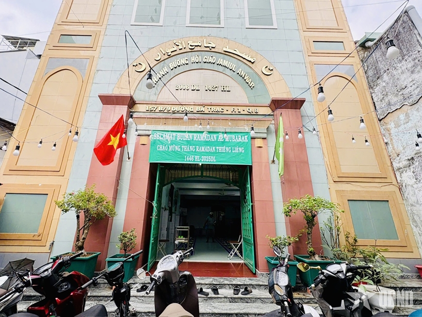 Rộn ràng chợ Ramadan ở TP Hồ Chí Minh