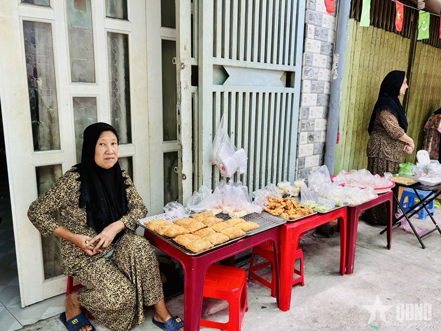 Rộn ràng chợ Ramadan ở TP Hồ Chí Minh