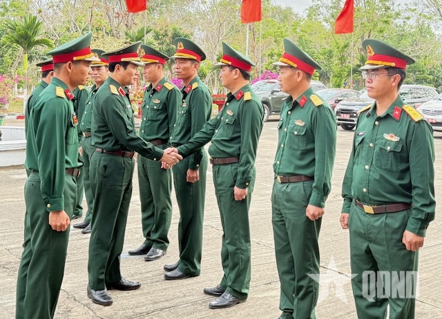 Đại tướng Nguyễn Tân Cương thăm, kiểm tra Trung đoàn 66, Sư đoàn 10 (Quân đoàn 34)