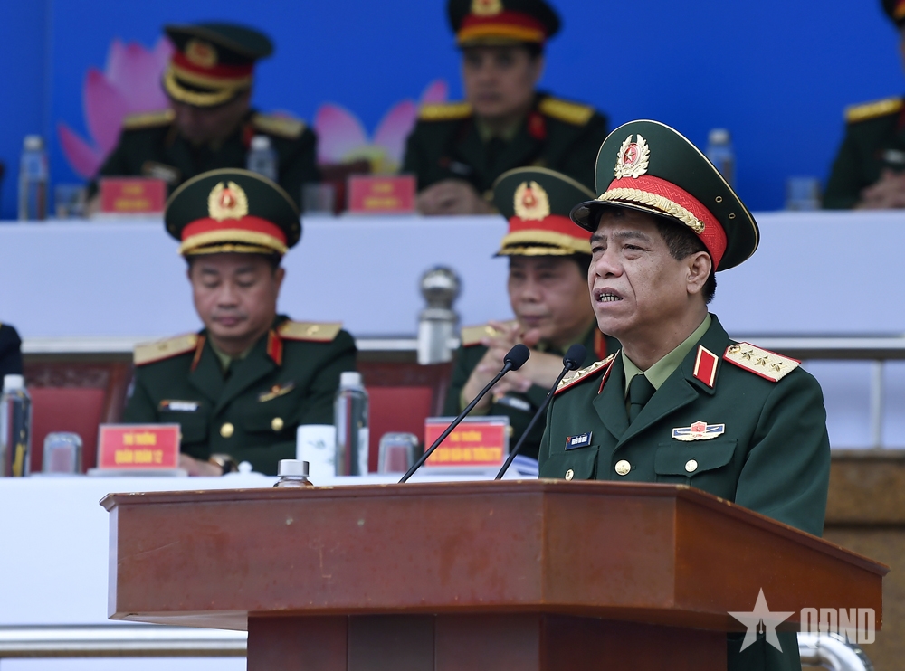 Nhấn vào ảnh để phóng to Hợp luyện diễu binh, diễu hành phục vụ kỷ niệm 50 năm Ngày giải phóng miền Nam, thống nhất đất nước
