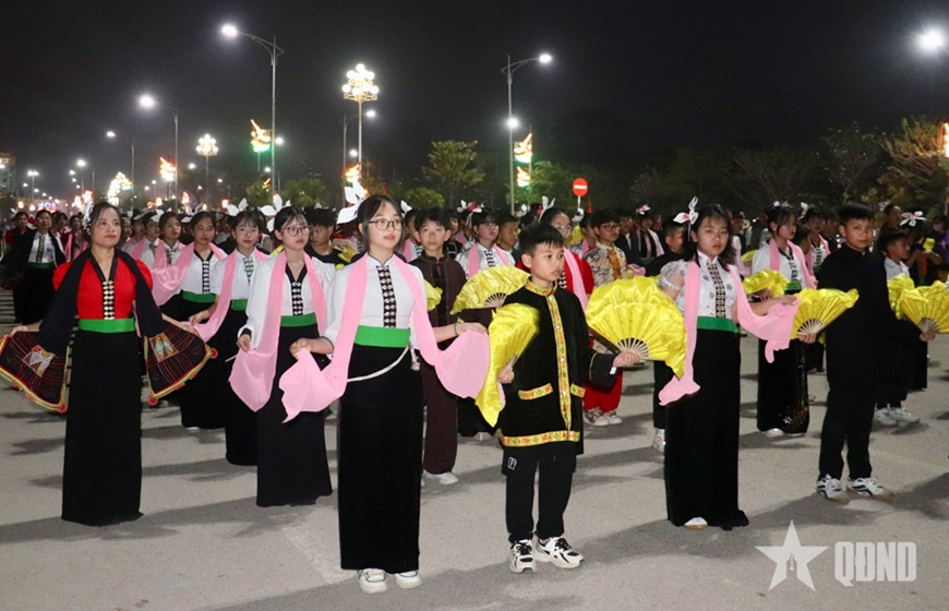 Điện Biên: Tưng bừng các hoạt động văn nghệ, thể thao trước thềm Lễ hội hoa ban
