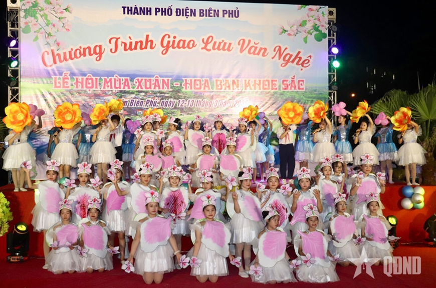 Điện Biên: Tưng bừng các hoạt động văn nghệ, thể thao trước thềm Lễ hội hoa ban