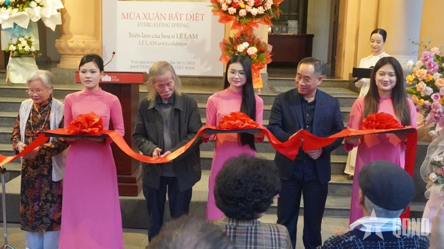 Khai mạc triển lãm “Mùa xuân bất diệt” của cố họa sĩ Lê Lam