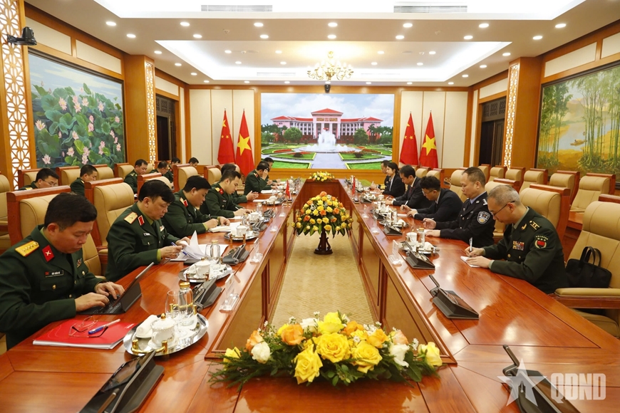 Thượng tướng Hoàng Xuân Chiến tiếp Đại sứ Trung Quốc tại Việt Nam Hà Vĩ