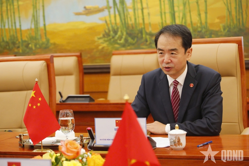Thượng tướng Hoàng Xuân Chiến tiếp Đại sứ Trung Quốc tại Việt Nam Hà Vĩ
