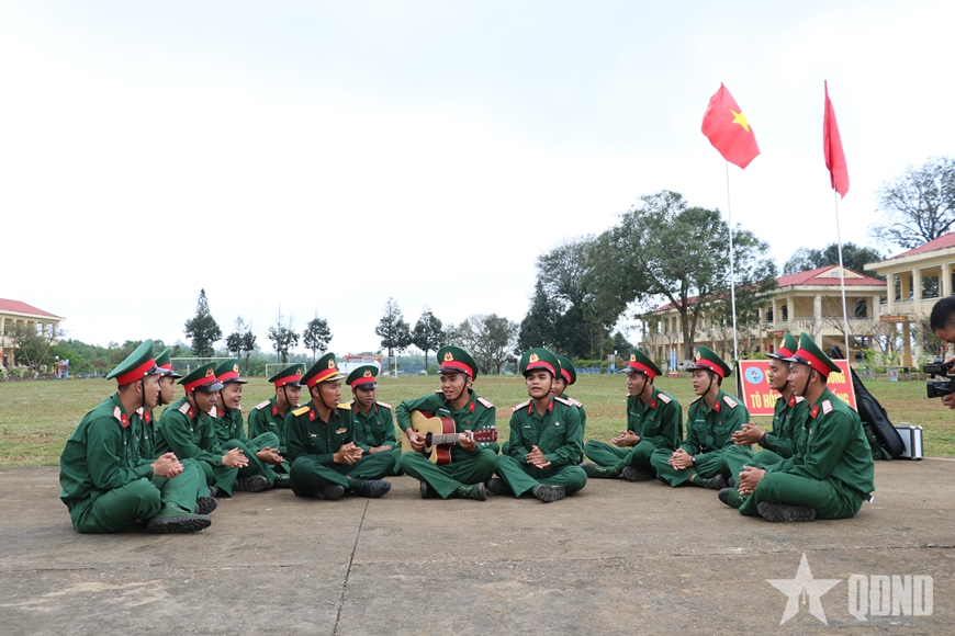 Niềm vui giữa giờ huấn luyện