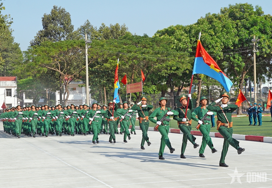 Kiểm tra lực lượng luyện tập diễu binh, diễu hành tại Quân khu 7, Quân đoàn 34