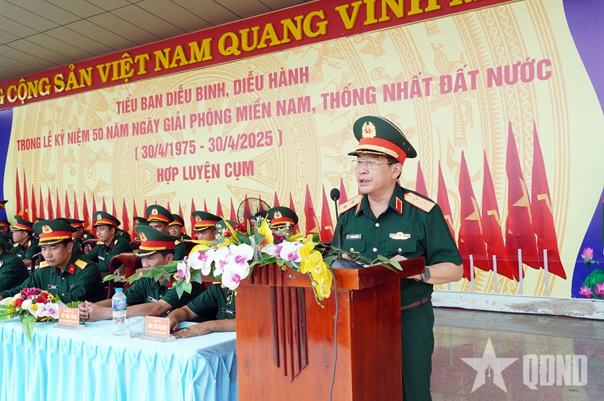 Kiểm tra lực lượng luyện tập diễu binh, diễu hành tại Quân khu 7, Quân đoàn 34
