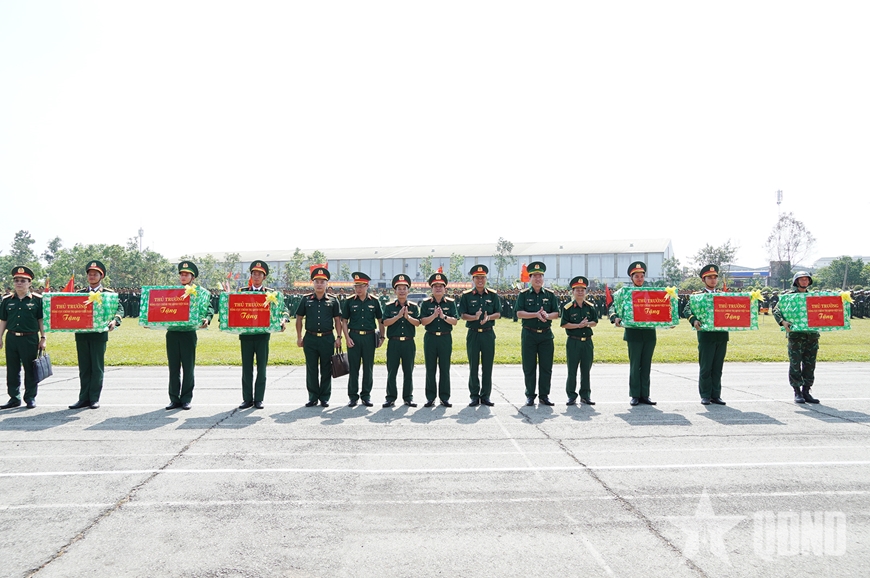 Kiểm tra lực lượng luyện tập diễu binh, diễu hành tại Quân khu 7, Quân đoàn 34