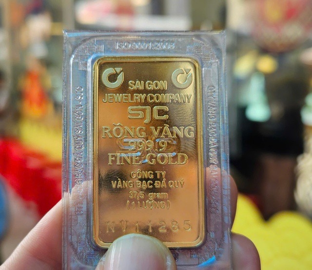 Giá vàng chiều nay (15-3): Giá vàng nhẫn giữ đỉnh