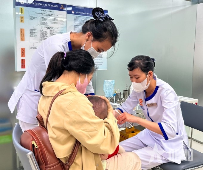 Đẩy nhanh tốc độ tiêm vaccine để hạn chế nguy cơ bùng phát dịch sởi
