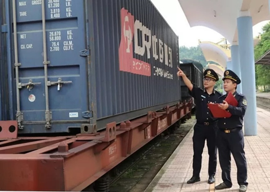 Ngày đầu Hải quan triển khai mô hình tổ chức mới, xuất nhập khẩu đạt 1,05 tỷ USD