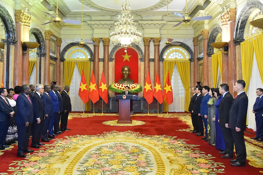 Chủ tịch nước Lương Cường tiếp Đại sứ các nước trình Quốc thư