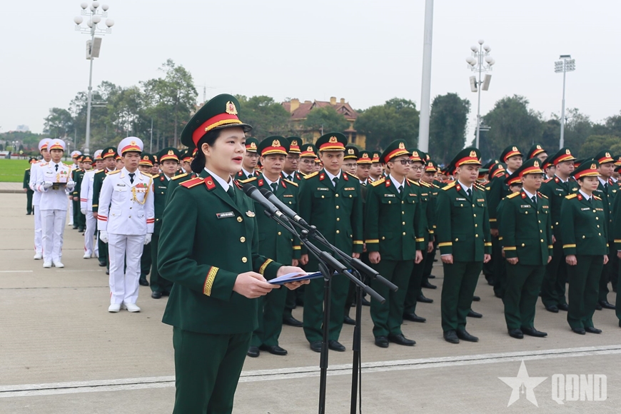 Học viên tốt nghiệp Học viện Quân y báo công dâng Bác