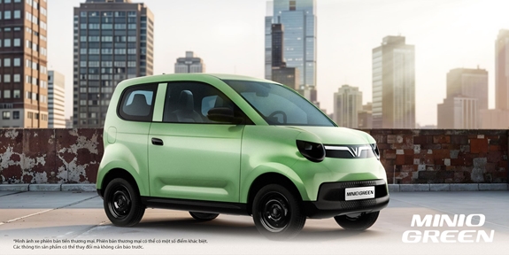Sôi động ngày đầu mở cọc VinFast Green: Tài xế tranh nhau chốt đơn, nhiều người canh từ nửa đêm