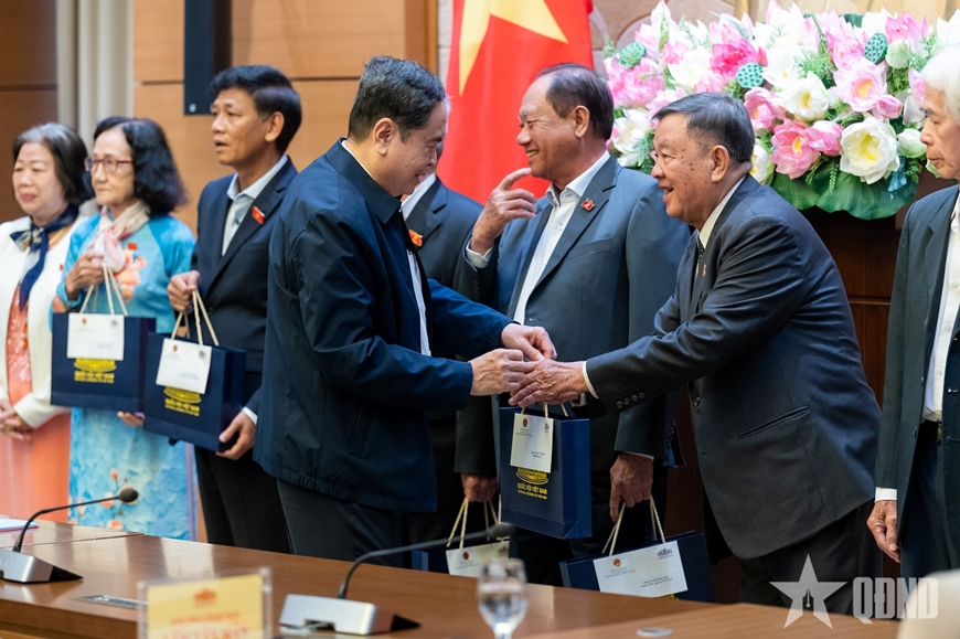 Chủ tịch Quốc hội Trần Thanh Mẫn gặp mặt Đoàn đại biểu Quốc hội tỉnh Sóc Trăng qua các thời kỳ
